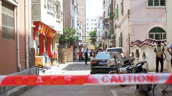 两男一女持刀混战：前男友砍死女子现男友报仇