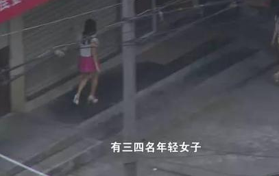 湖南岳阳站街女强拉过往旅客 记者3次报警无果