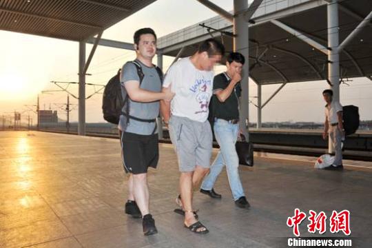 浙江特大网络贩毒案侦破纪实跨省抓获嫌疑人14名