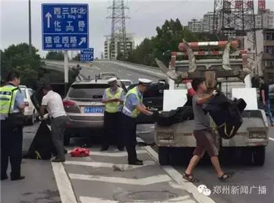 郑州惨烈车祸遇难者增至4人 宝宝奶奶抢救无效去世