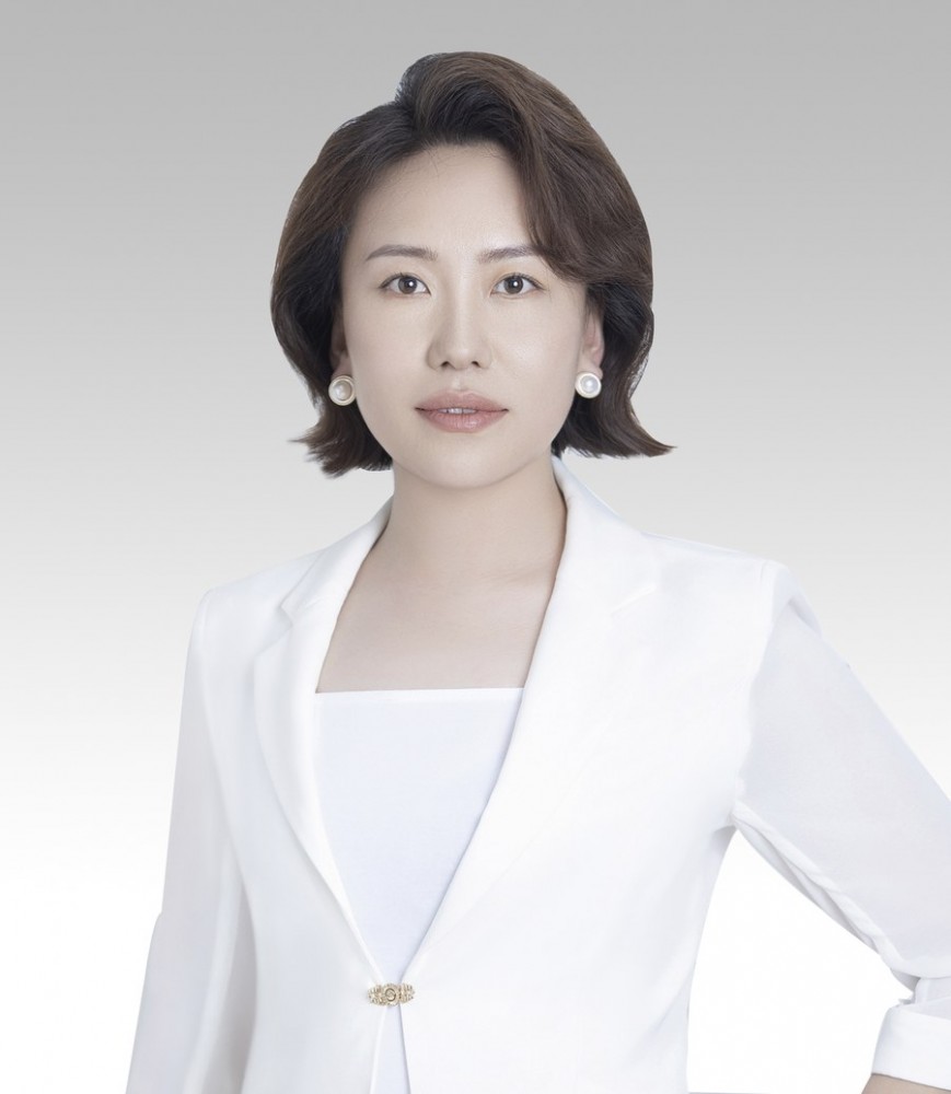 纪颖颖 副主任