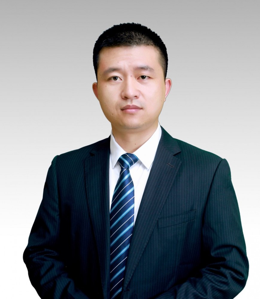 曲海龙 管委会委员、合伙人